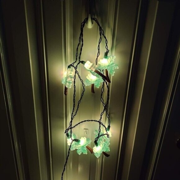 Palm Tree String Lights Tropical Decor Party Indoor/Outdoor 10 Bulbs Green Wire - Picture 4 of 8